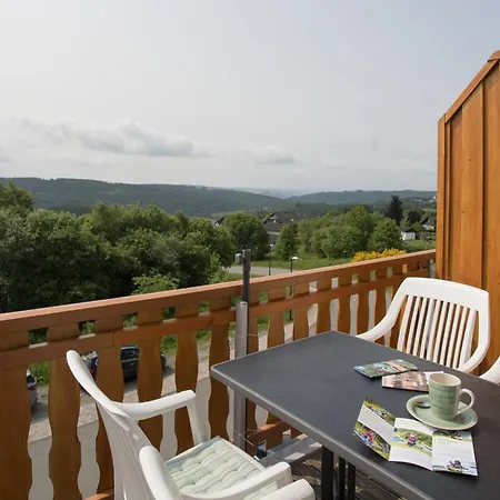 Welcome In - 'rothaarglück' In Neuastenberg-winterberg Met Uitzicht En Terras Appartement